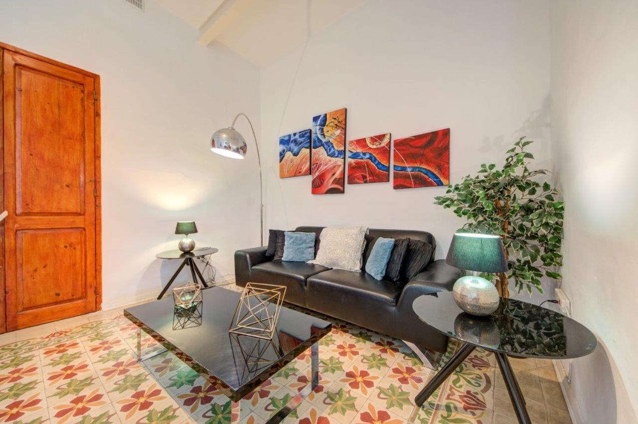 Valletta 2 Bedroom Sleeps 6 Apartment Walking Distance To Centre And The Sea 외부 사진