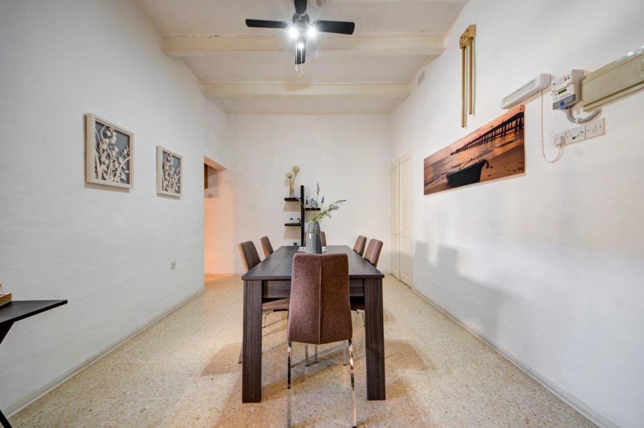 Valletta 2 Bedroom Sleeps 6 Apartment Walking Distance To Centre And The Sea 외부 사진