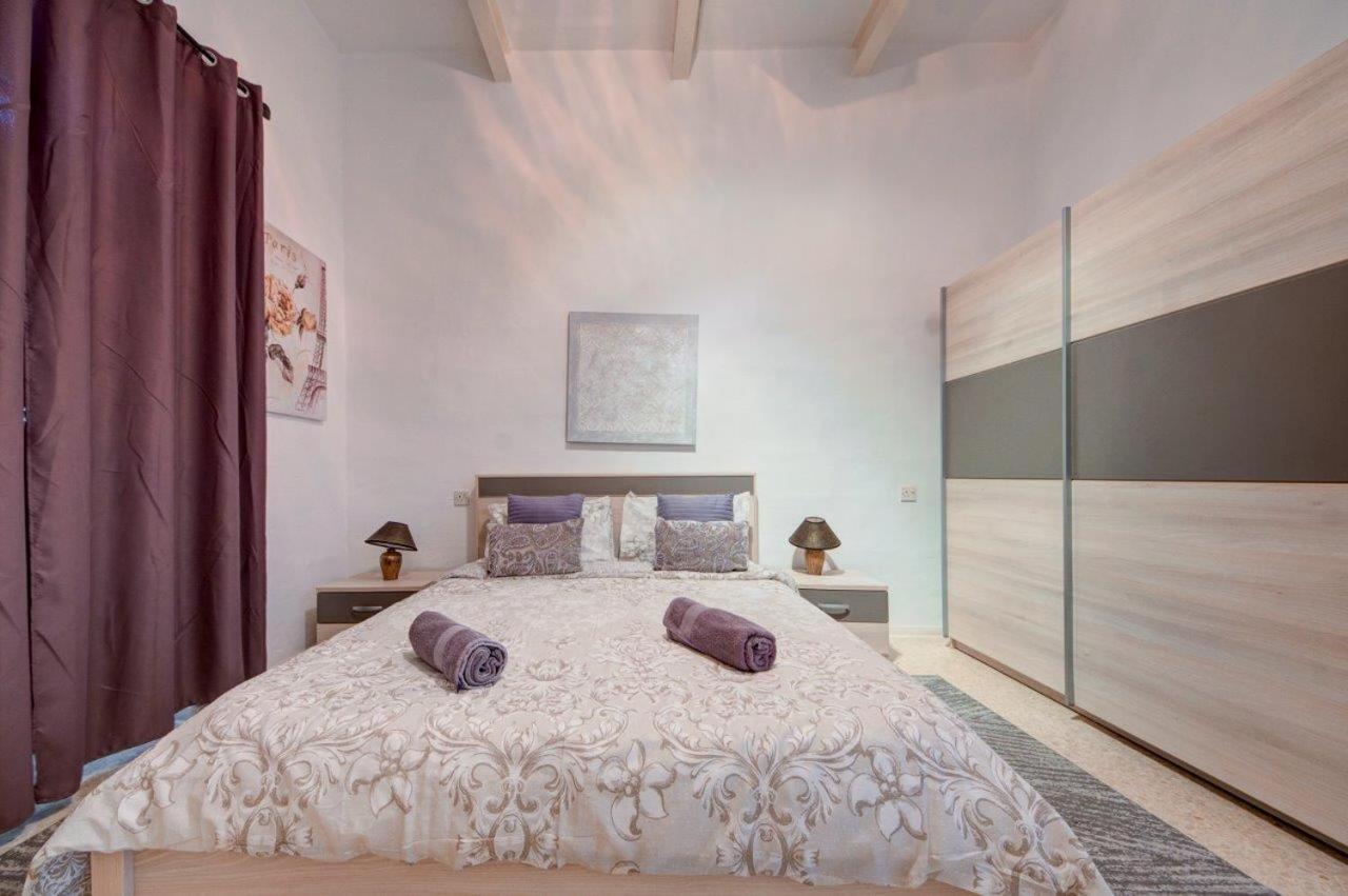 Valletta 2 Bedroom Sleeps 6 Apartment Walking Distance To Centre And The Sea 외부 사진